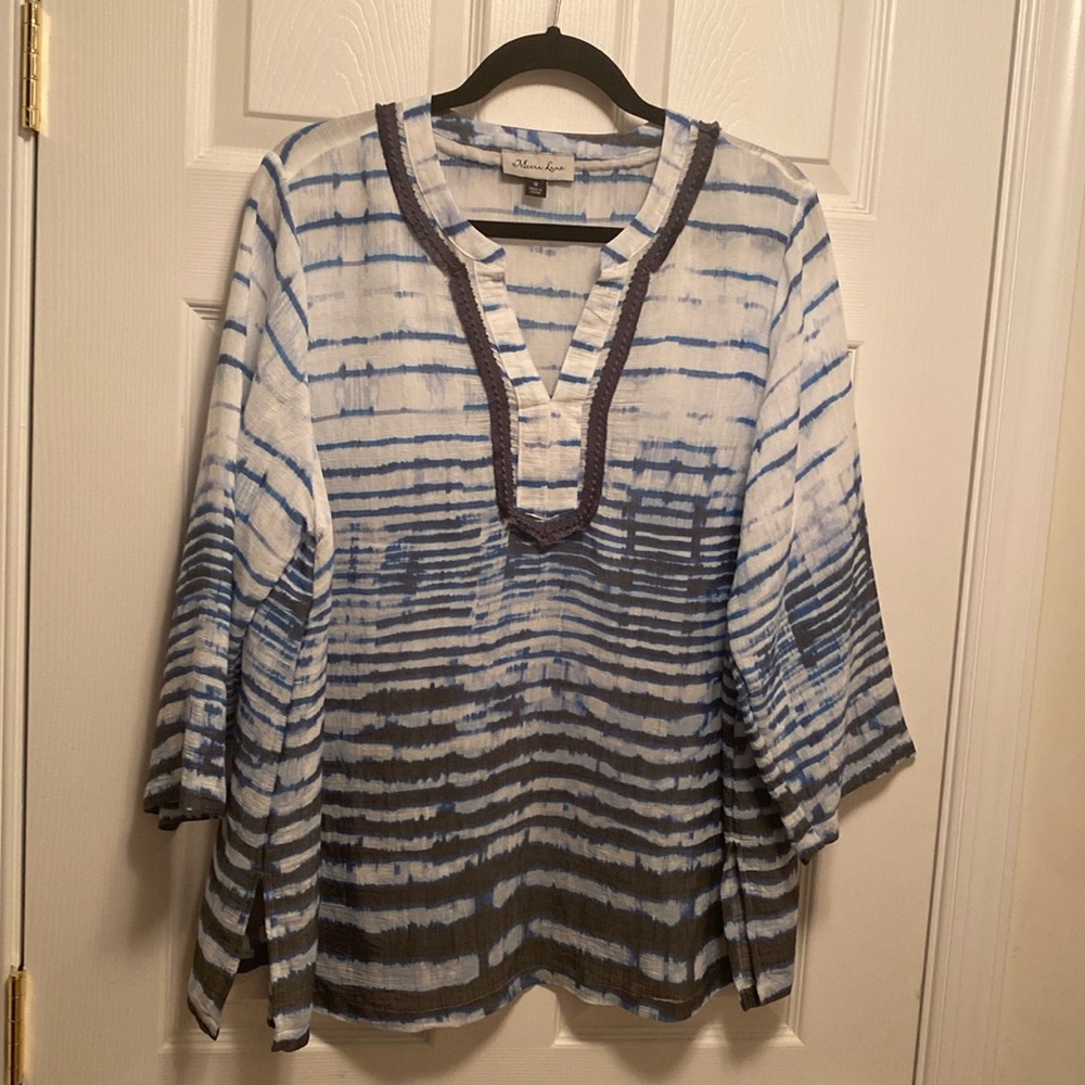 Meera Lane Blue/White Tie-Dye Top…size 1X